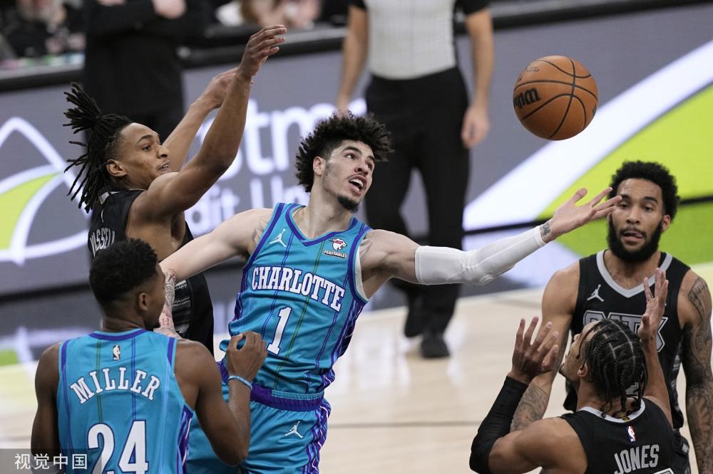 对压倒性的 对压倒性的