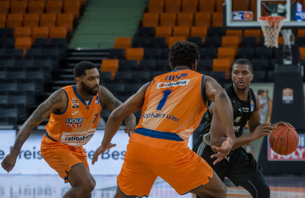 一名前锋可 一名前锋可