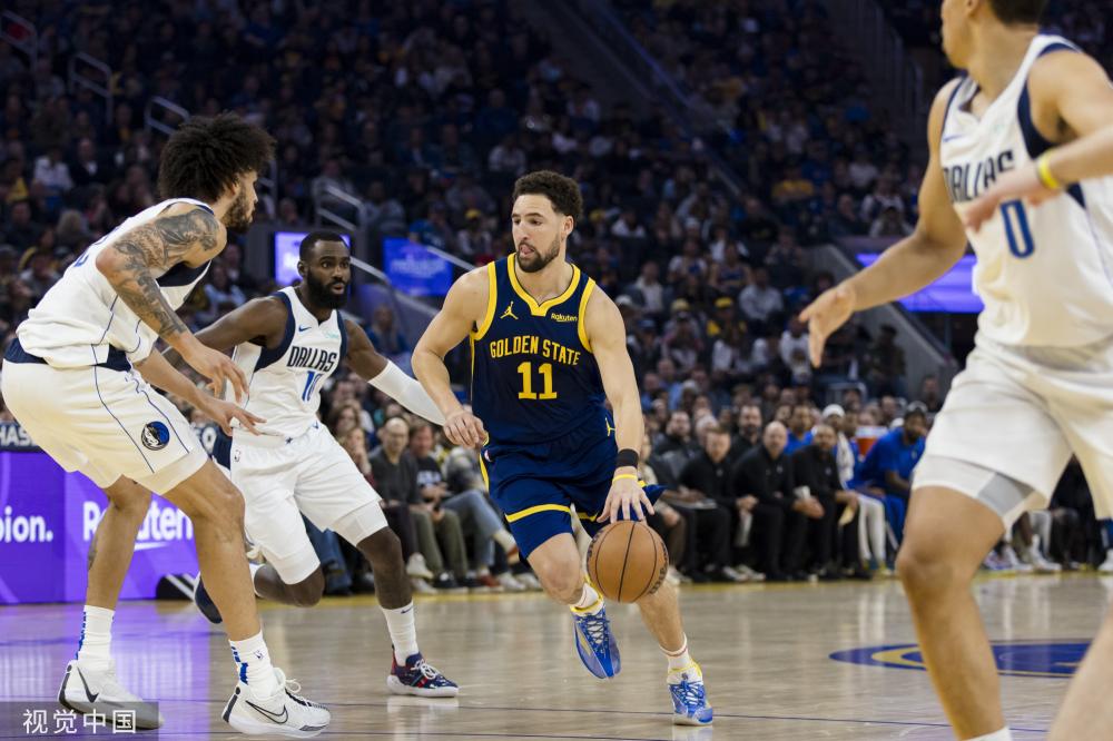 中国队肩上 中国队肩上